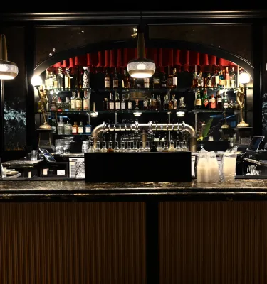 bar