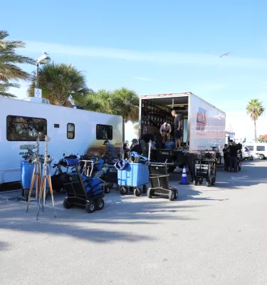 Van unloading equipment