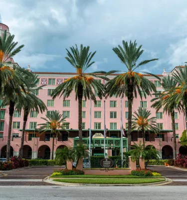 Exterior of the Vinoy