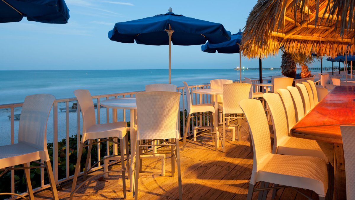 Mango's DoubleTree Beach Resort by Hilton Tiki Bar