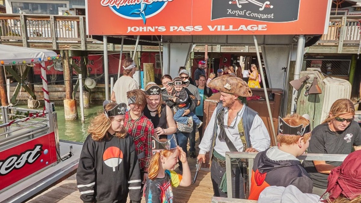 Pirates Boarding