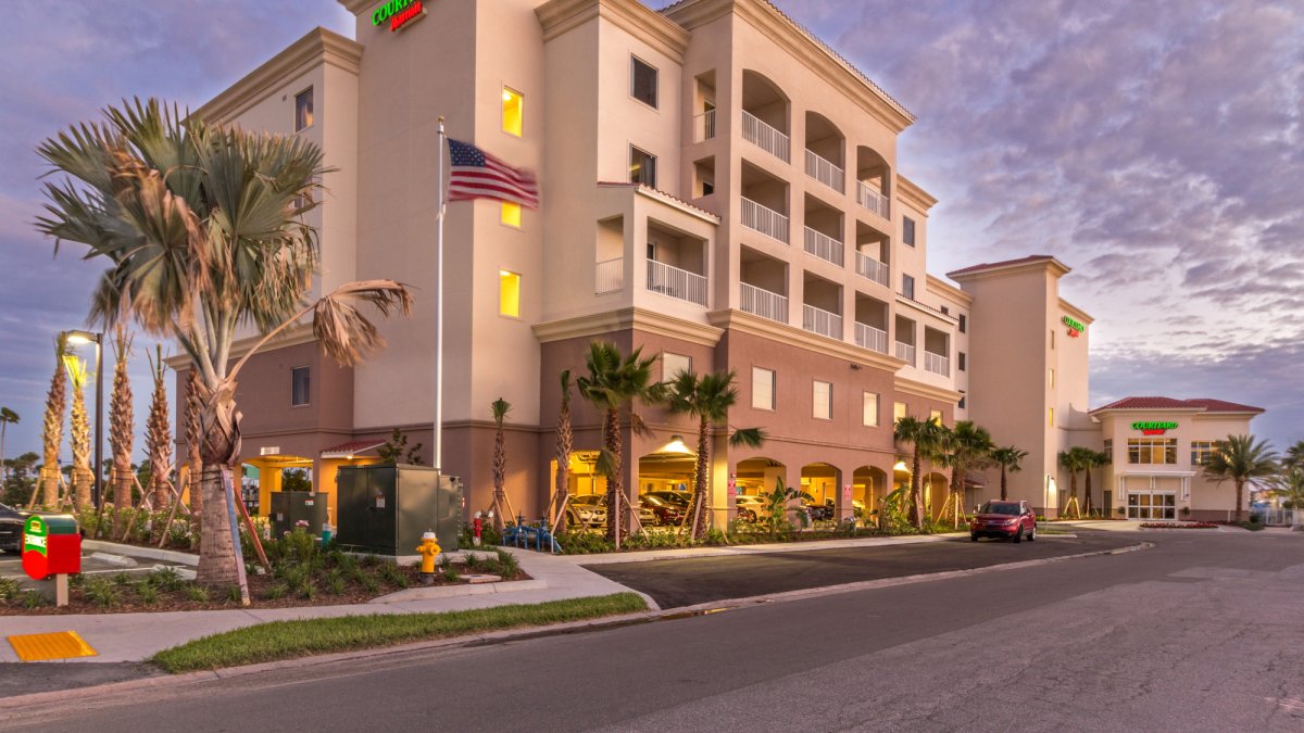 Courtyard by Marriott Madeira Beach